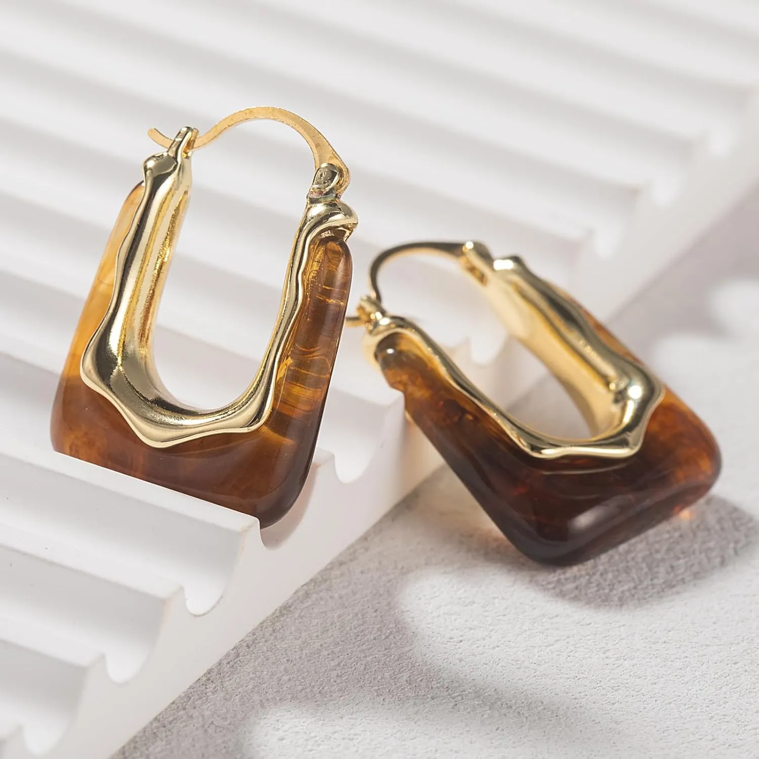 Acrylic Gold Hoop Earrings Chunky Huggie Statement Vintage Earrings Cute Resin Drop Earring Trendy Jewelry Gifts for Women