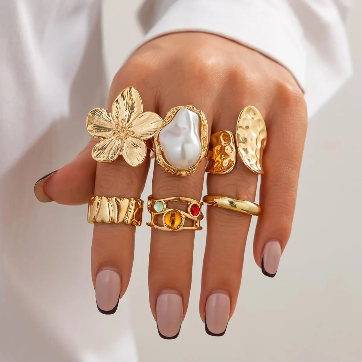 Chunky Knuckle Rings for Women Chunky Gold Statement Stacking Crystal Knuckle Rings Set Statement Flower Artificial Baroque Pearl Ring Jewelry
