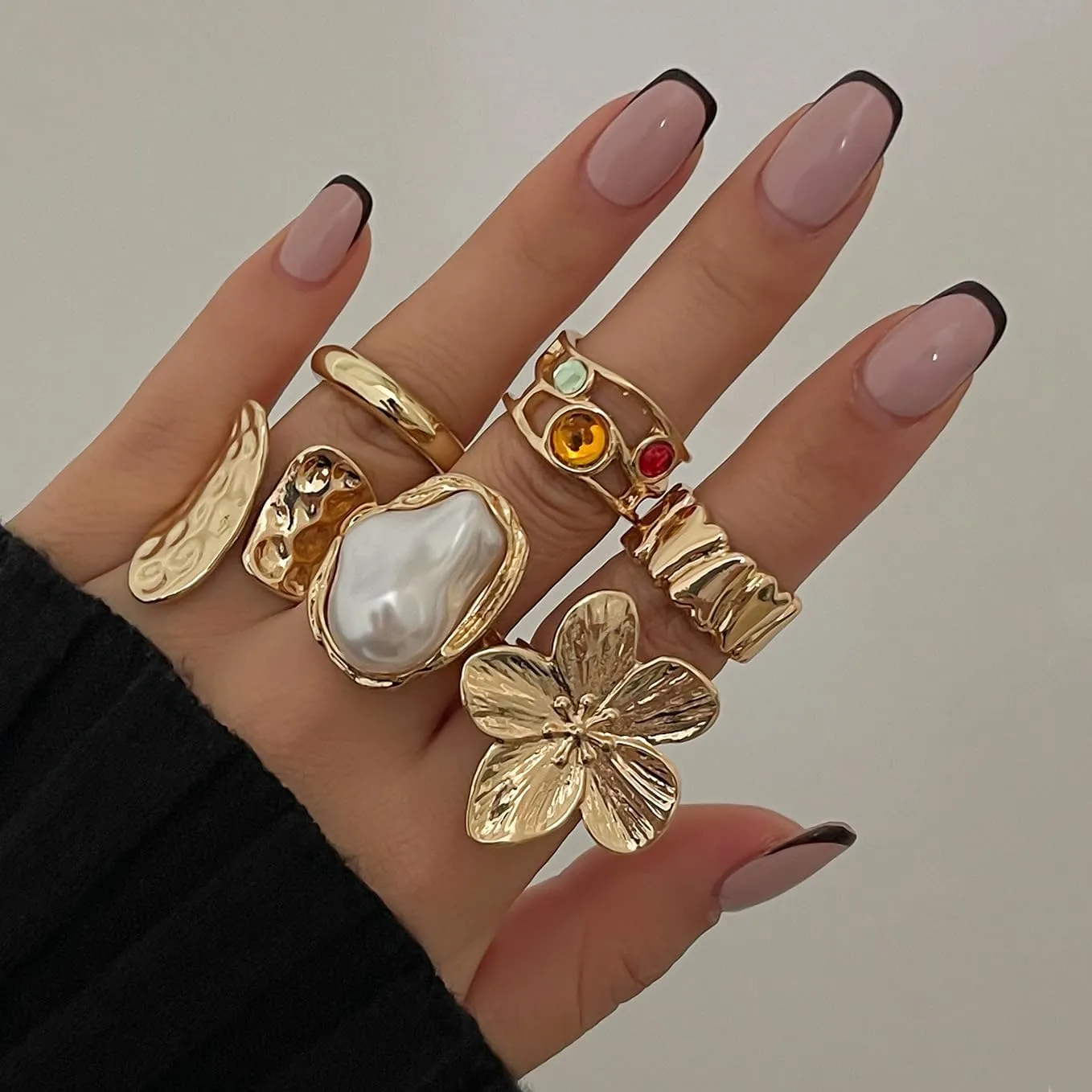 Chunky Knuckle Rings for Women Chunky Gold Statement Stacking Crystal Knuckle Rings Set Statement Flower Artificial Baroque Pearl Ring Jewelry