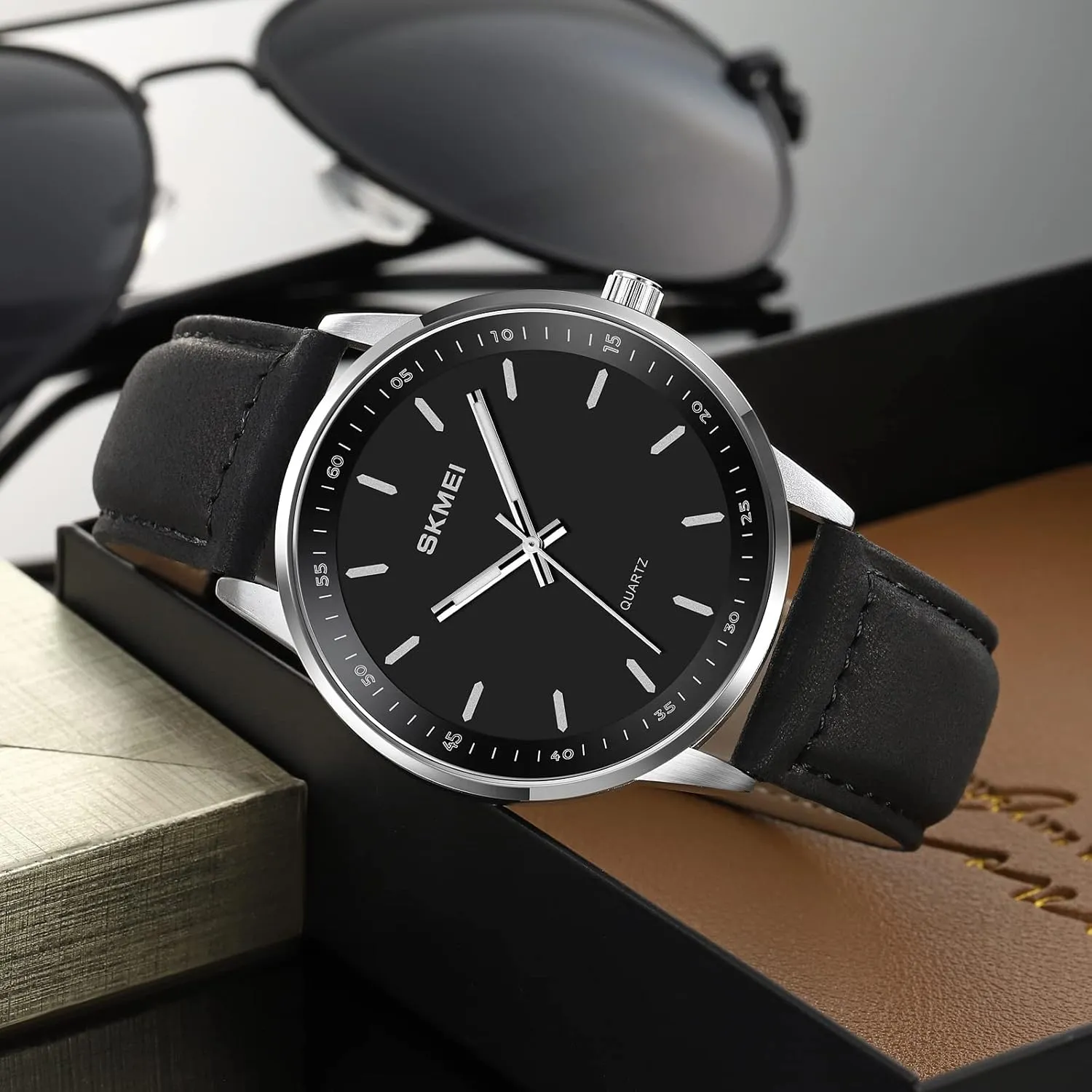 FANMIS Men's Fashion Minimalist Analog Watch Ultra-Thin Dial Business Waterproof Watch Sport Military Watch Leather Strap