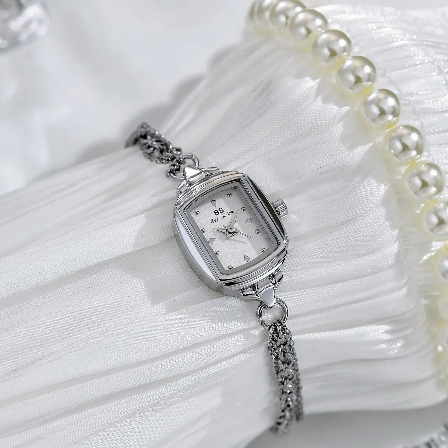 FANMIS Women Classic Vintage Bangle-Style Watch Dainty Small Dial Watch Luxury Dress Gold Bracelet Watch Ladies Minimalist Design Square Wrist Watches