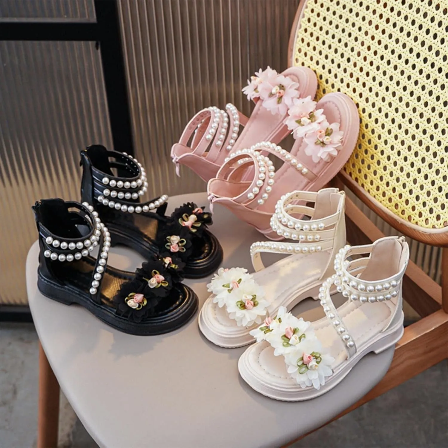 Girls Casual Gladiator Strap Sandals Baby Kids Soft Sole Pearl Strap Flower Shoes Open Toe Low Heel Princess Flats