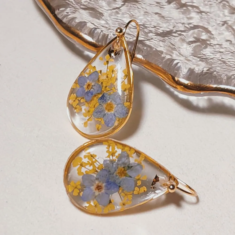 Handmade Forget-Me-Not and Queen Anne's Lace Pressed Wildflower Earrings Women Girls Unique Resin resin Flower earrings For Woman (Forget-Me-Not)