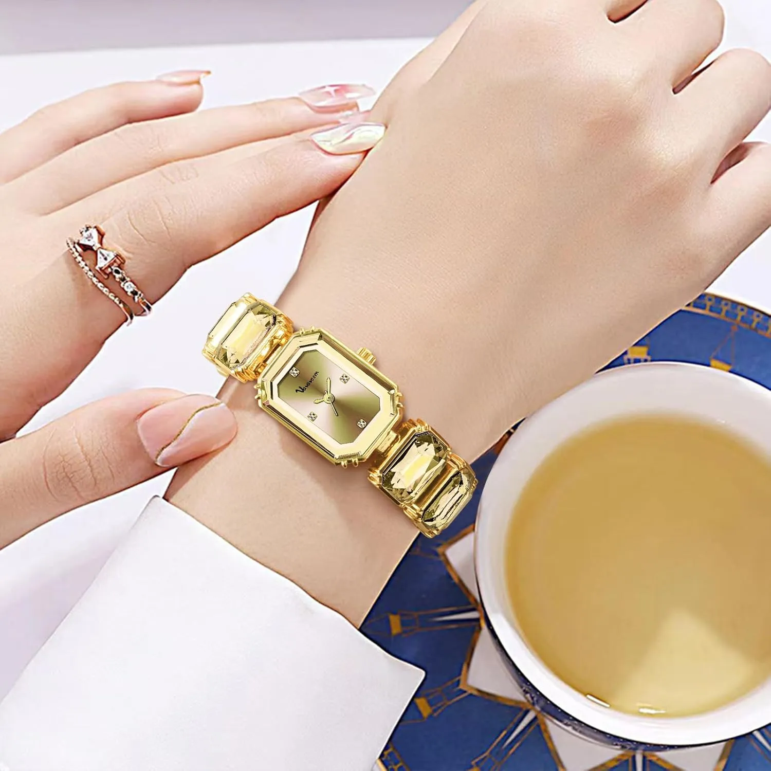 Luxury Womens Crystal Bracelet Watch Elegant Rectangular Minimalist Dial Diamond Bangle Band Waterproof Fashion Dainty Ladies Quartz Watches Ladies Gift