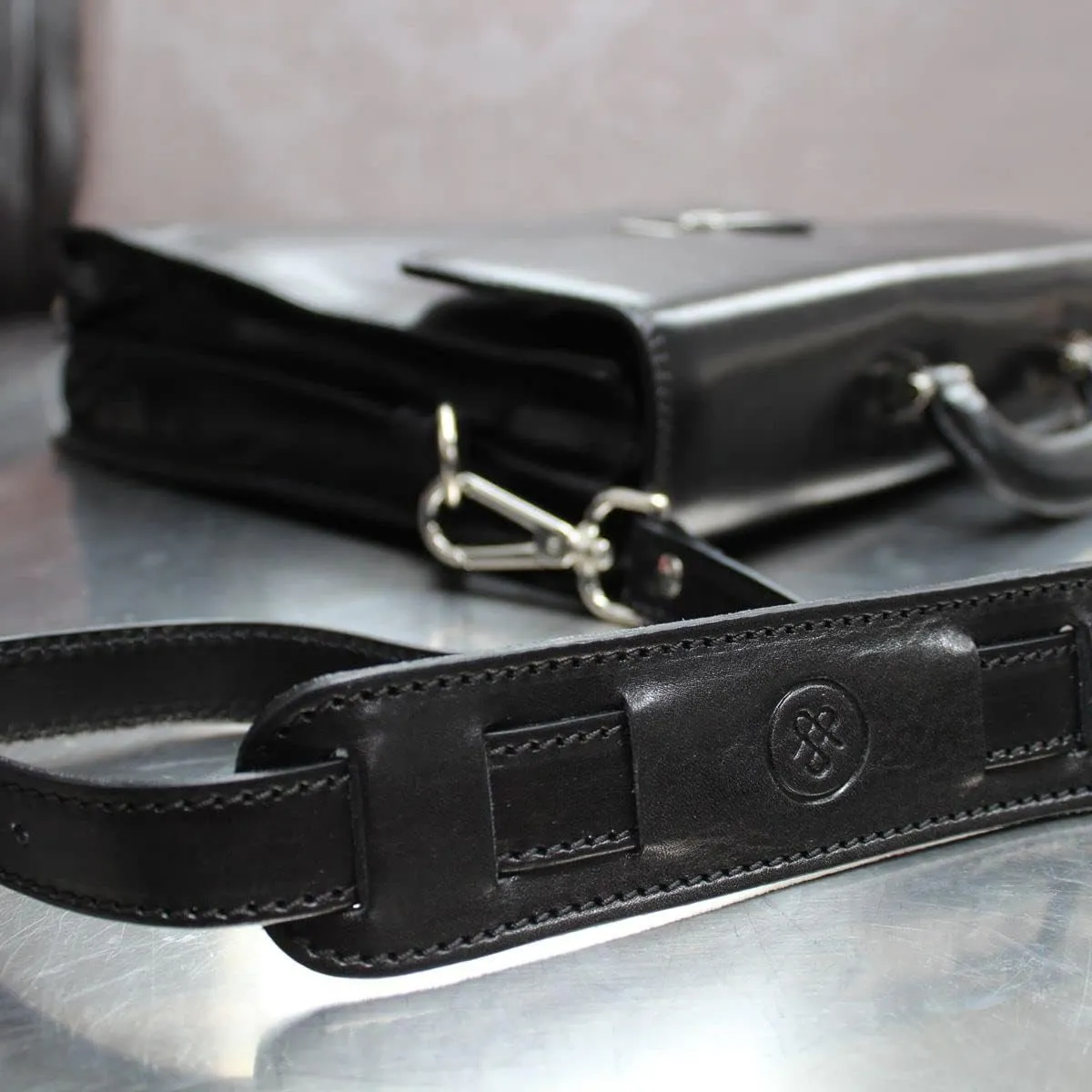 Maxwell Scott - Luxury Leather Luggage/Briefcase Strap with Padded Shoulder Saver - Made from Full Grain Hides - Black