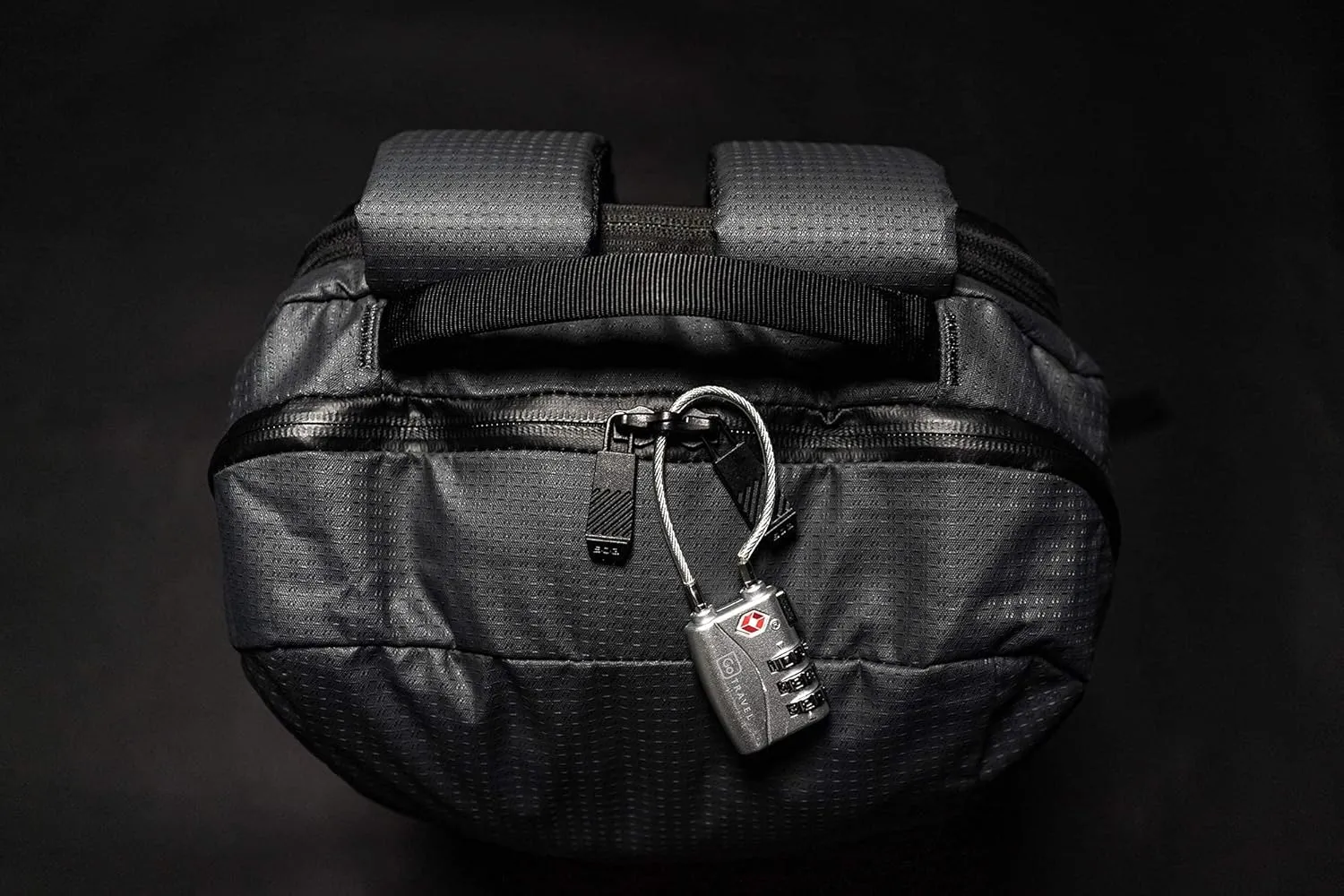 SOG Unisex Surrept/16 CS Liter Carry Lightweight Organized Functional Water-Resistant Nylon Travel Day Backpack, Charcoal/Bright Gray