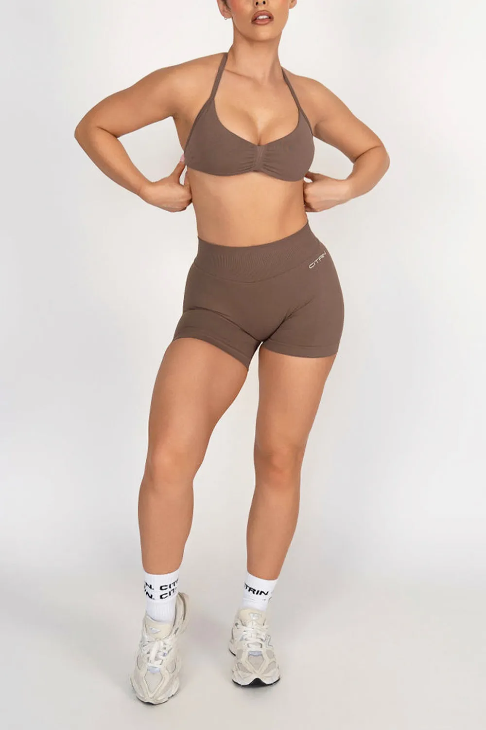 TRUE SHAPE 4.5" SHORT - MOCHA