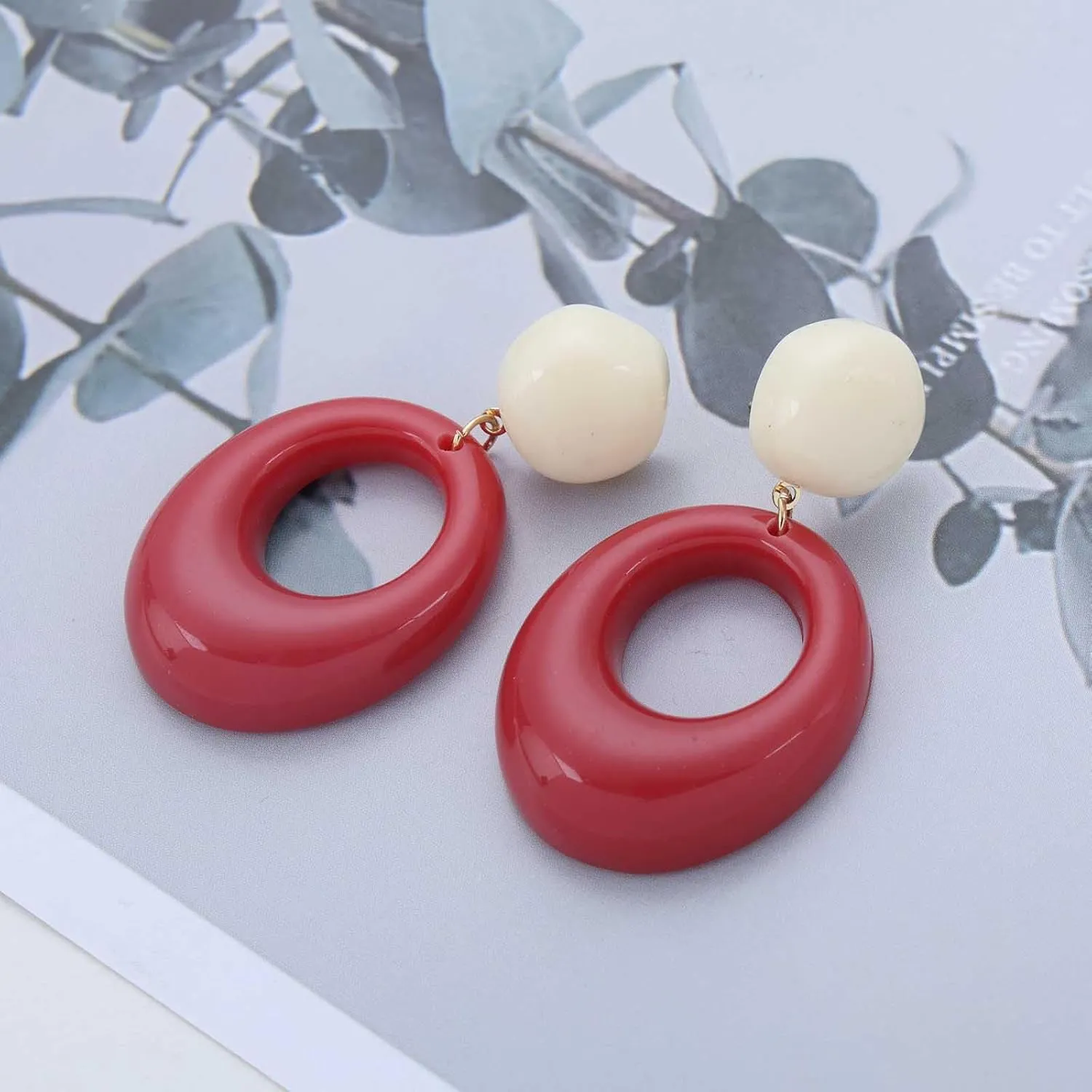 Vintage Acrylic Red Circle Dangle Earrings Acrylic Oval Earrings Large Resin Hoop Drop Earrings Hollow Geometric Earring Resin Disc Stud Earring Jewelry for Women