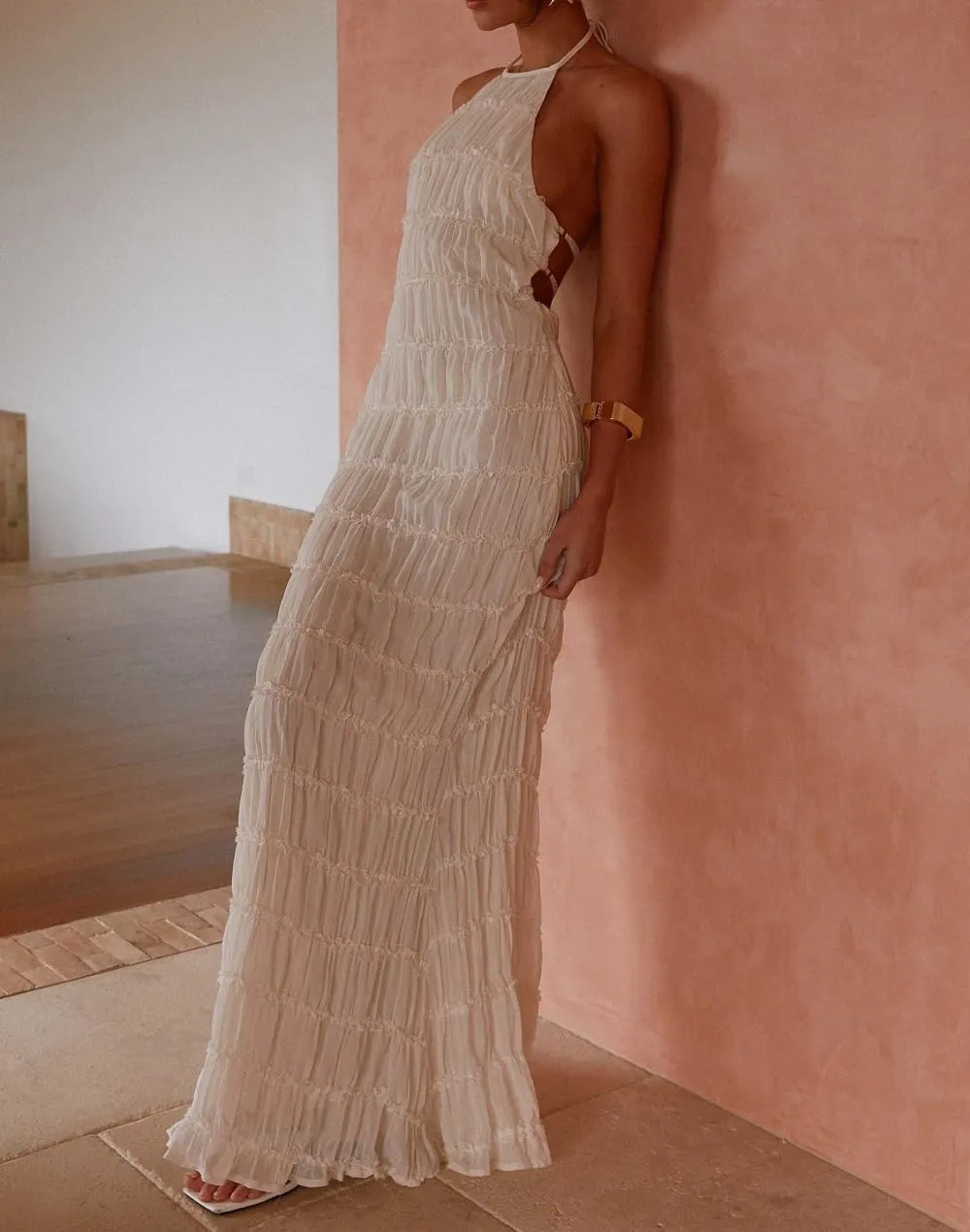 Women Halter Neck Maxi Dress Sleeveless Lace Tiered Smocked Long Dress Sexy Backless Party Vacation Beach Sundress